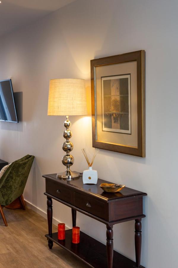 Stupendo- Two Rooms, Patio With Refreshing Pond-Center-Air Conditioning-Free Park Lisboa Εξωτερικό φωτογραφία